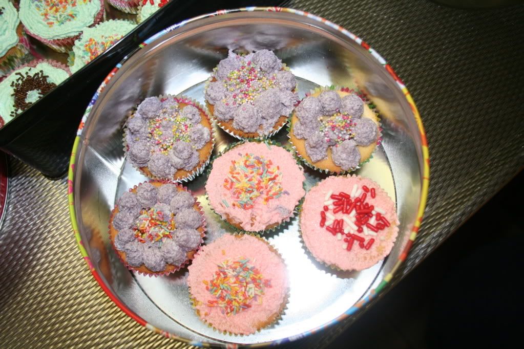 http://i692.photobucket.com/albums/vv282/vlinderhondjes/Cupcakes%20Magnolia%20Style/IMG_6465.jpg