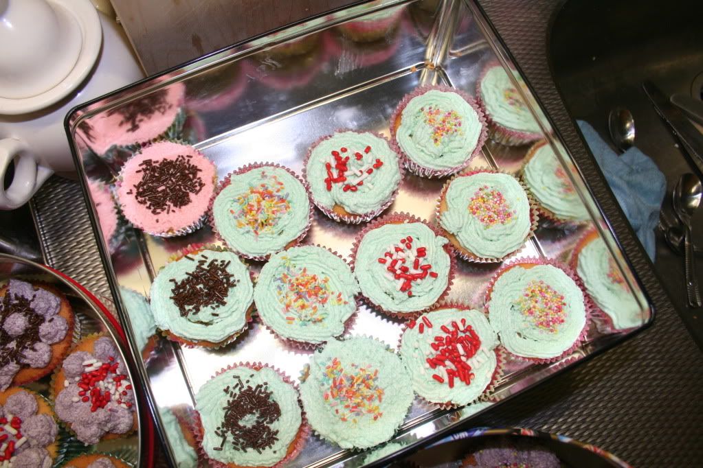 http://i692.photobucket.com/albums/vv282/vlinderhondjes/Cupcakes%20Magnolia%20Style/IMG_6466.jpg